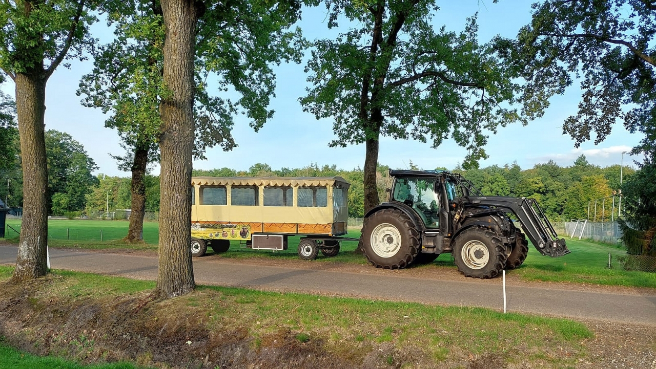 Vrijwillige chauffeur voor tractor met huifkar gezocht » Regiobode