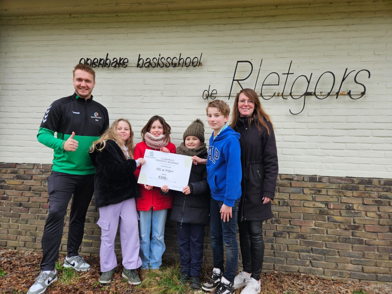 Extra sportmateriaal voor De Rietgors