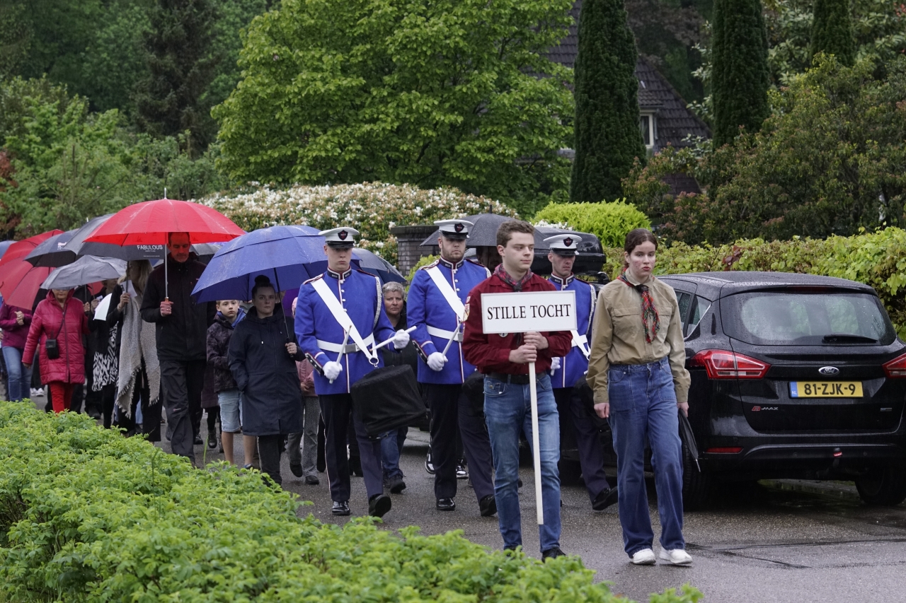 Stille tocht en 2 minuten stilte in Rheden » Regiobode