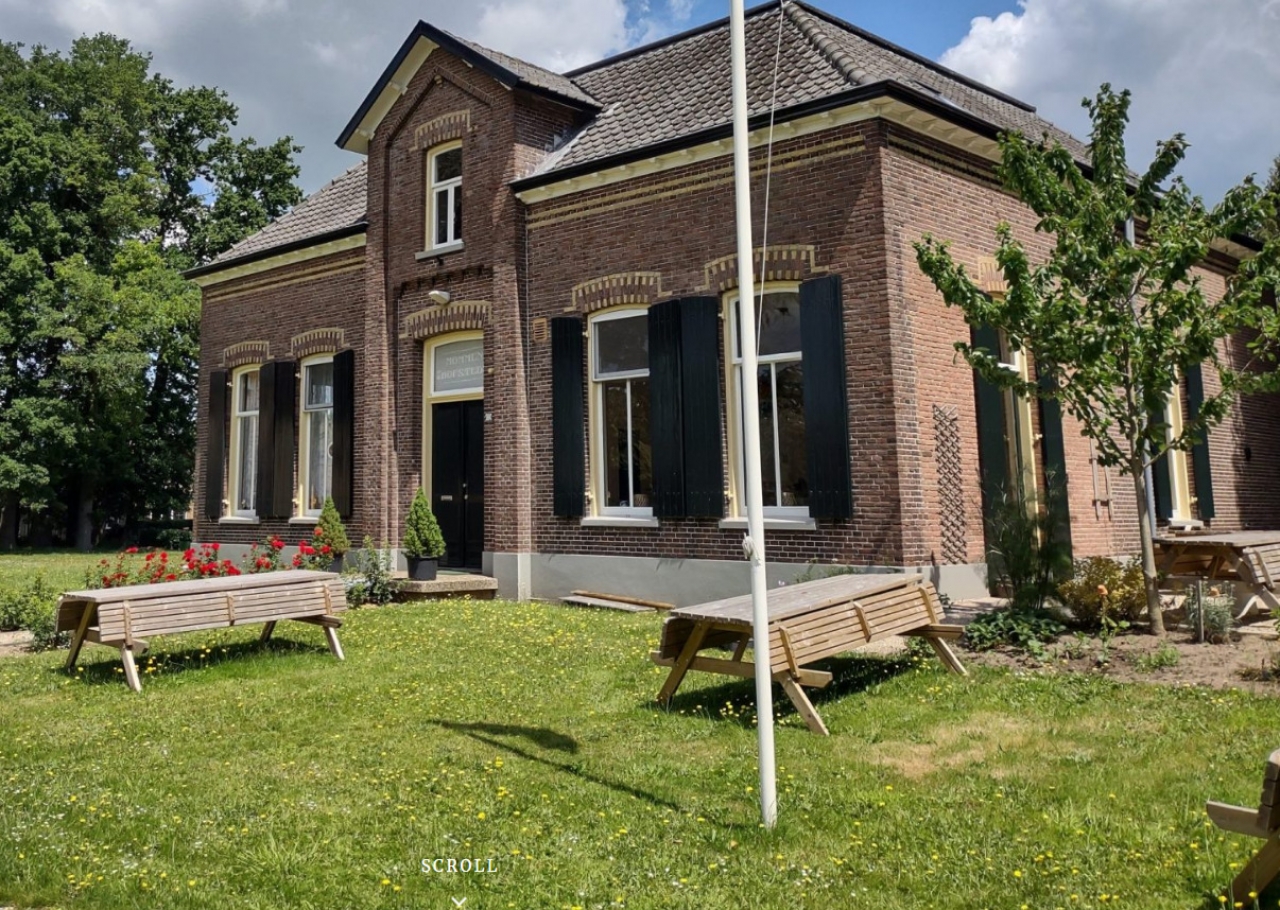 Oekraïners in pastorie Angerlo