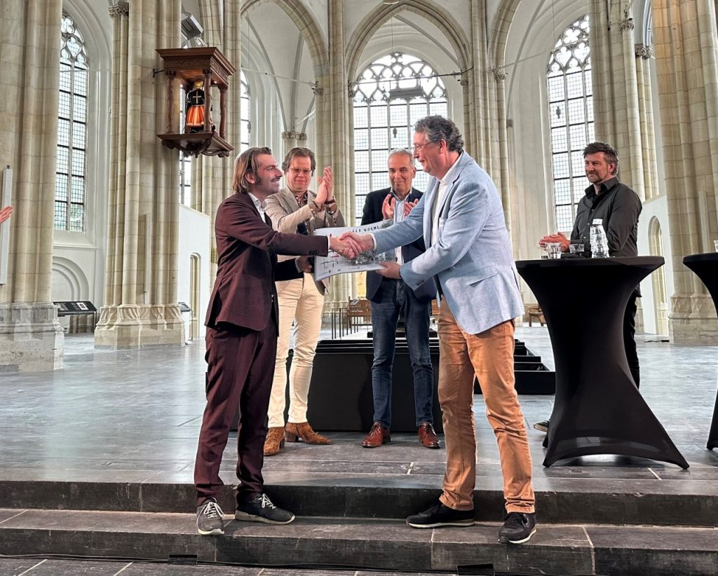 Boek ‘Een warme jas’ voor het verduurzamen van historische woningen