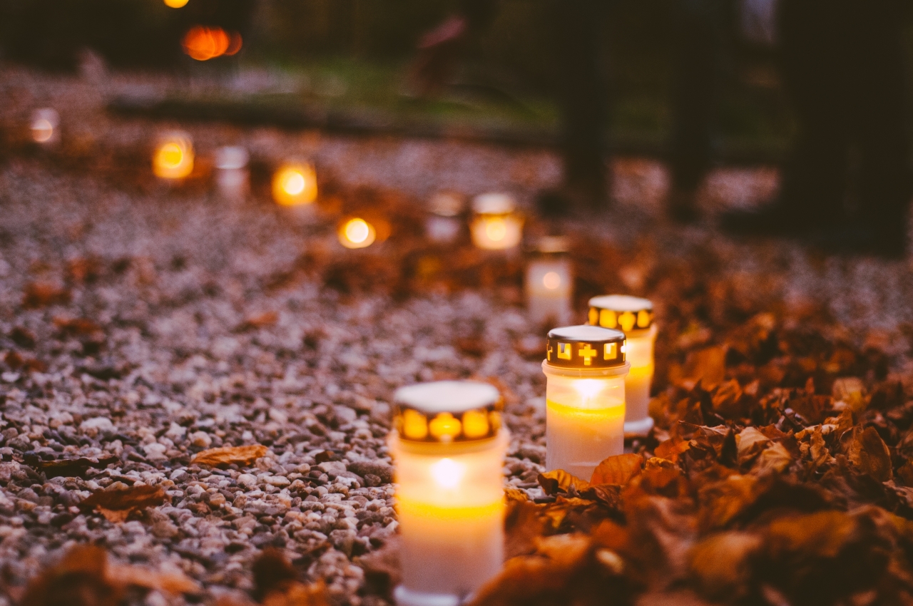 Sprankellicht op de begraafplaats