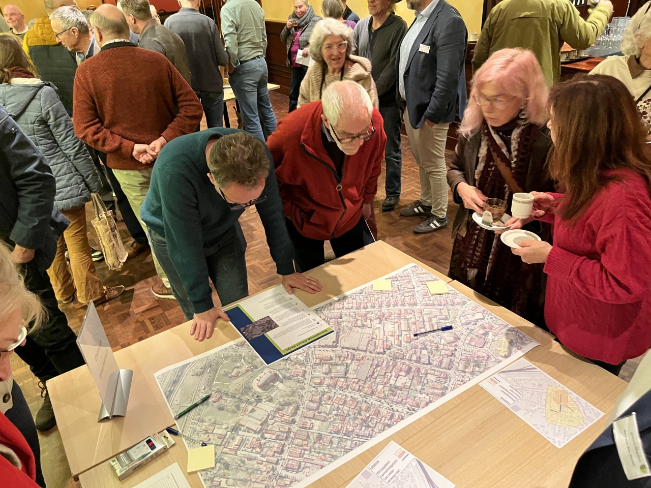 Veel belangstelling voor ontwikkelingen in dorp Rheden