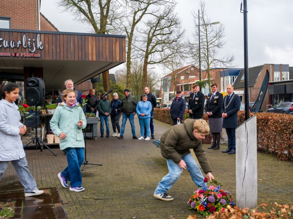 Eerbeek staat stil bij V1-ramp