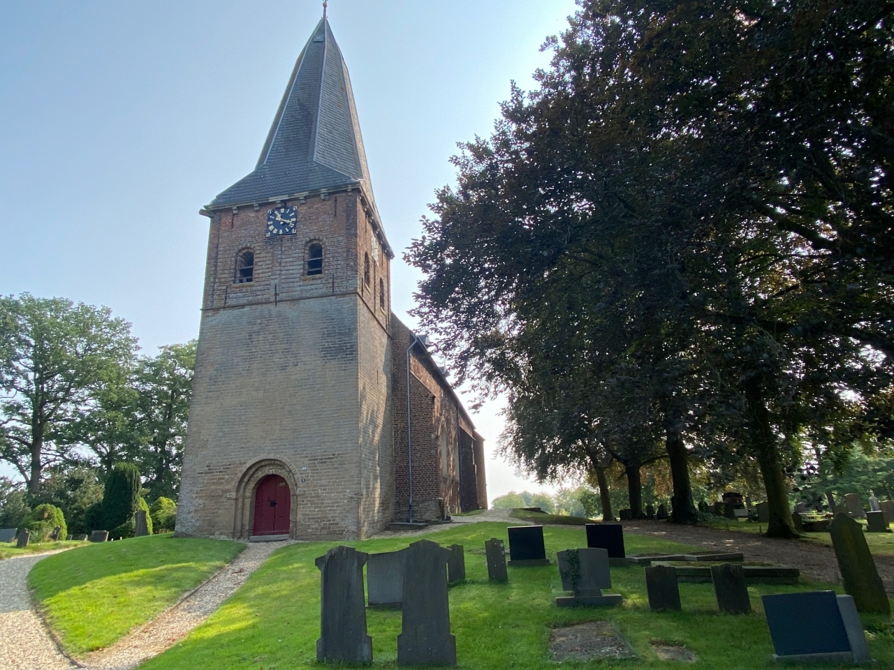 Fietsen of wandelen langs Achterhoekse kerktorens