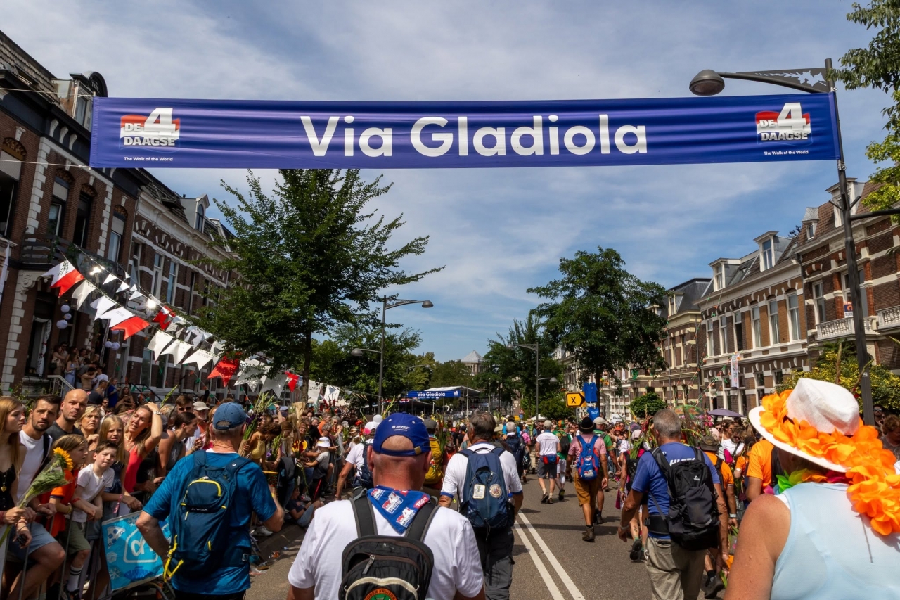 Ontmoeting Rhedense vierdaagse-lopers