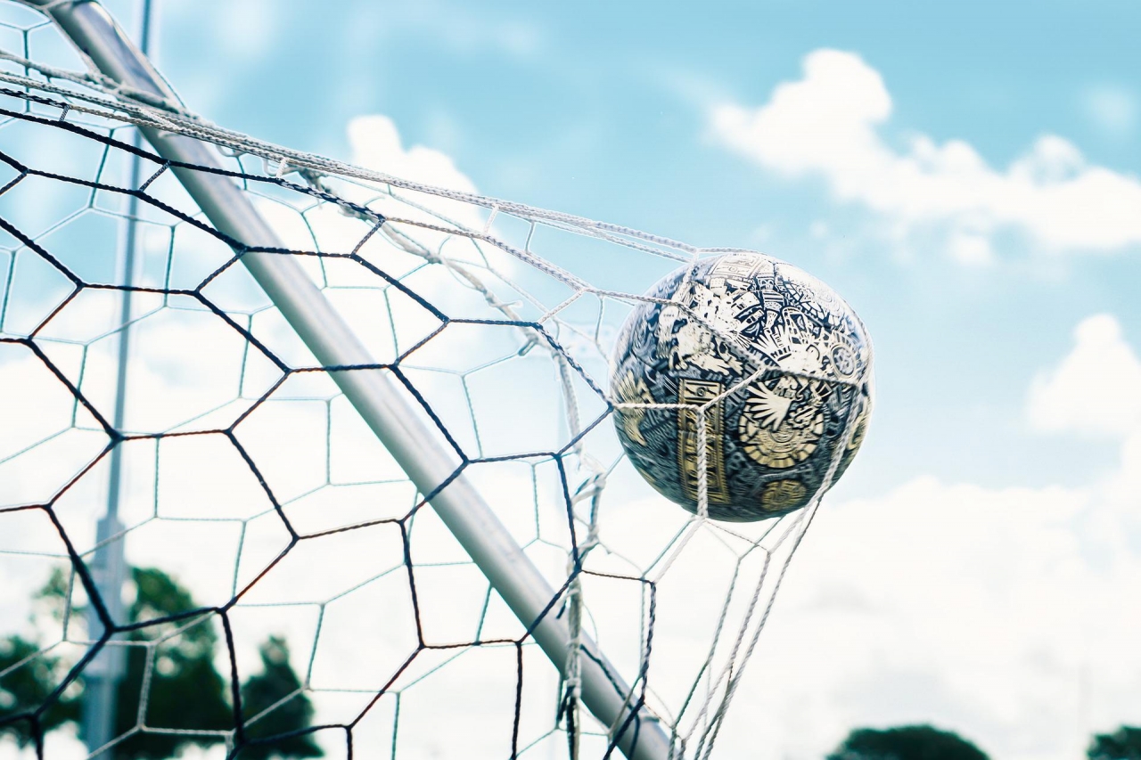 Vitesse oefent op Lonapark