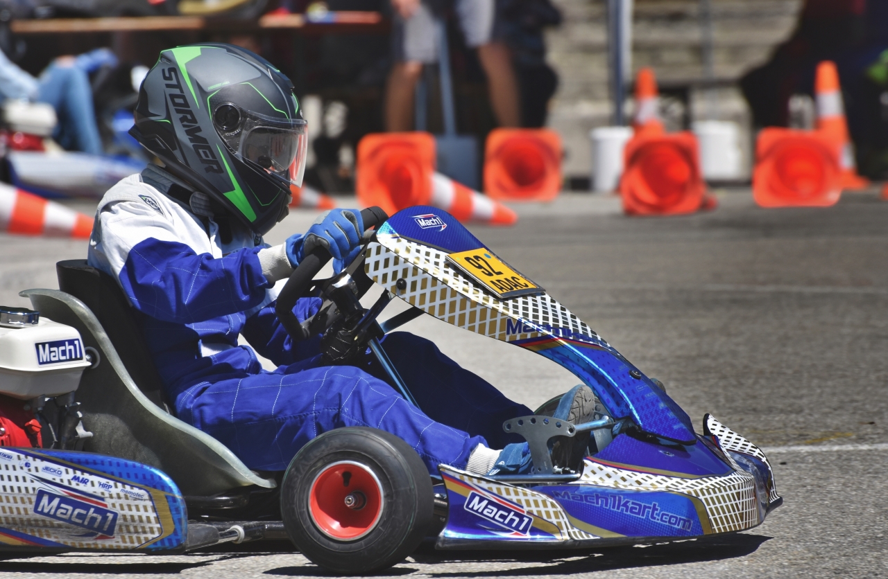 Het Rhedens ontvangt ’kart-pakket’