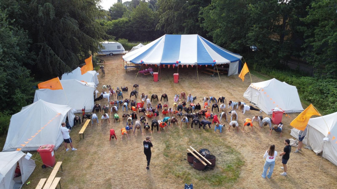 Voetbalkamp Sportclub Brummen in WK-sferen