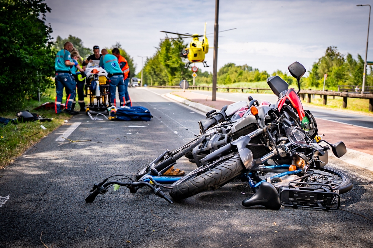 Botsing tussen fietser en motorrijder langs Kanaal