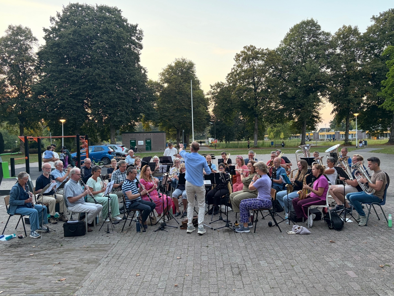 Prinses Juliana Beekbergen speelt in AZC Apeldoorn