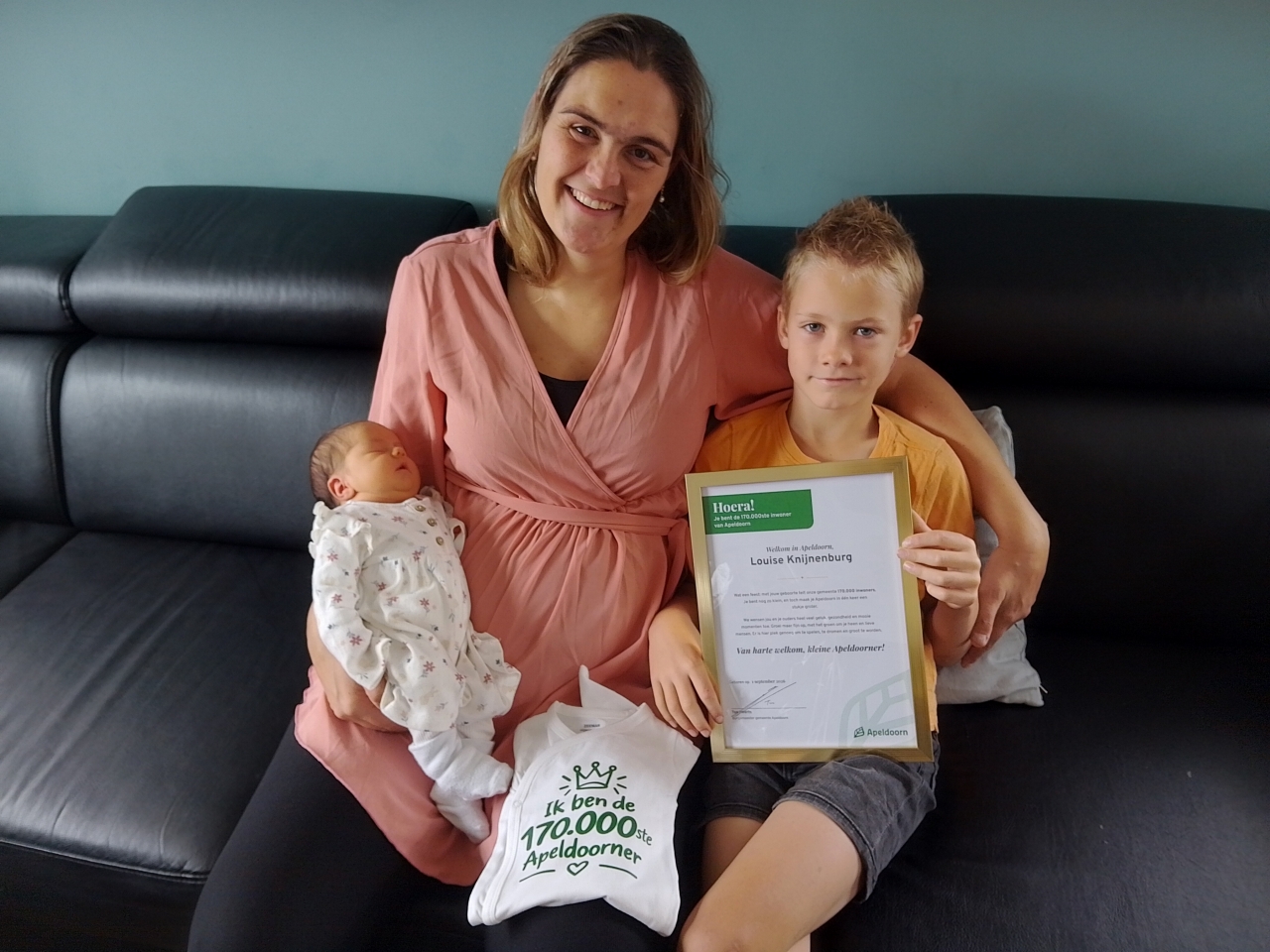 Loenense Louise Knijnenburg 170.000ste inwoonster gemeente Apeldoorn