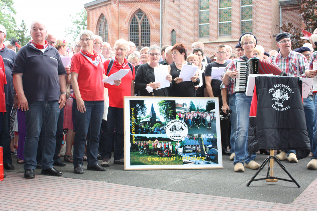 Luttenberg Vervuld Met Muziek Tijdens Straatkorenfestival Salland 