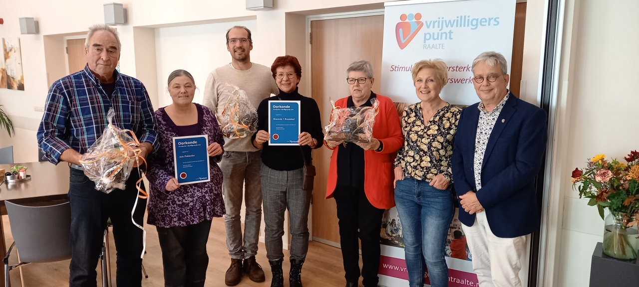 overijsselse-vrijwilligersprijs-uitgereikt-in-gemeente-raalte-salland