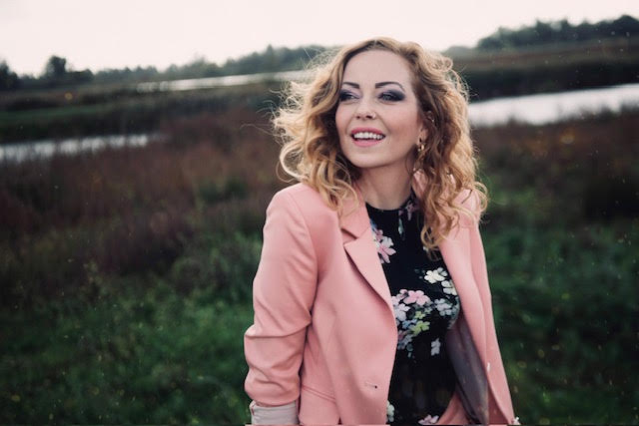 Anneke van Giersbergen naar het Lommerrijk in Luttenberg