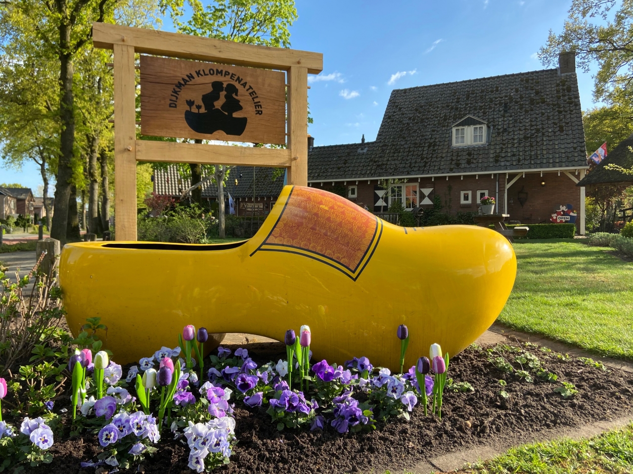 Nationale dag van de klomp en Klompenrit in Luttenberg