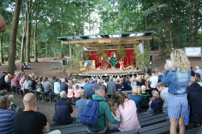 0279706_Boek_in_het_bos 0279706_Boek_in_het_bos.JPG