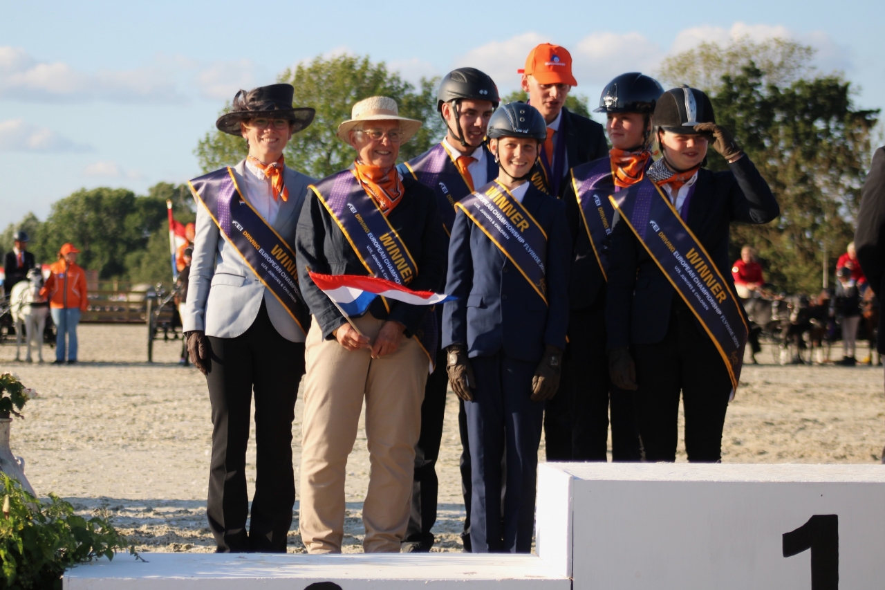 Oniek van Olst behaalt met landenteam goud tijdens EK jeugdmennen