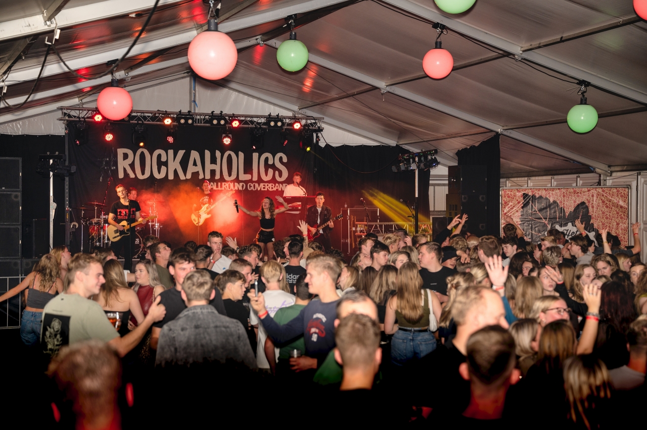 Nog één keer de tent in tijdens het Allerlaatste Tentfeest