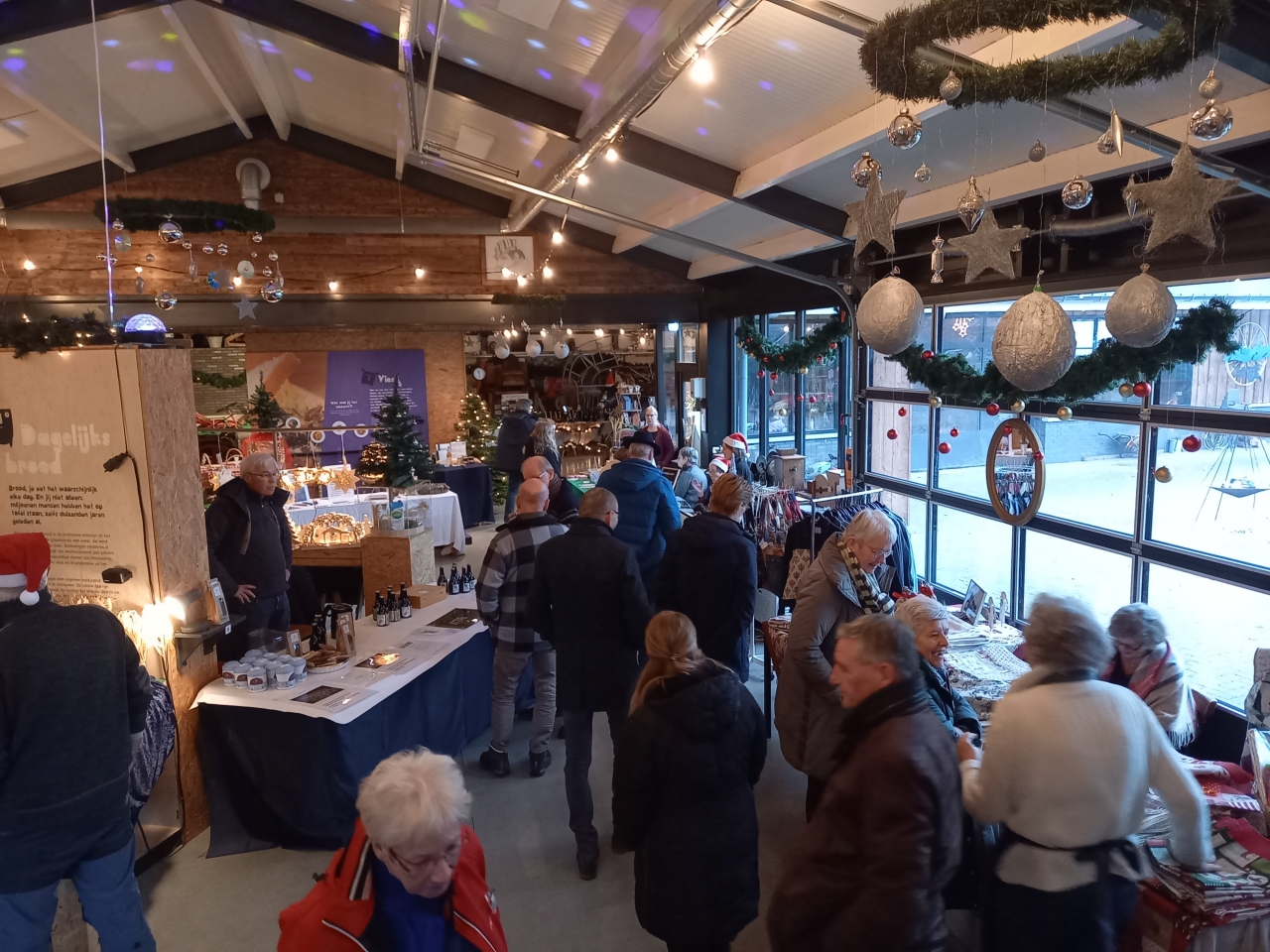 Weer indoor kerstmarkt bij de Laarman