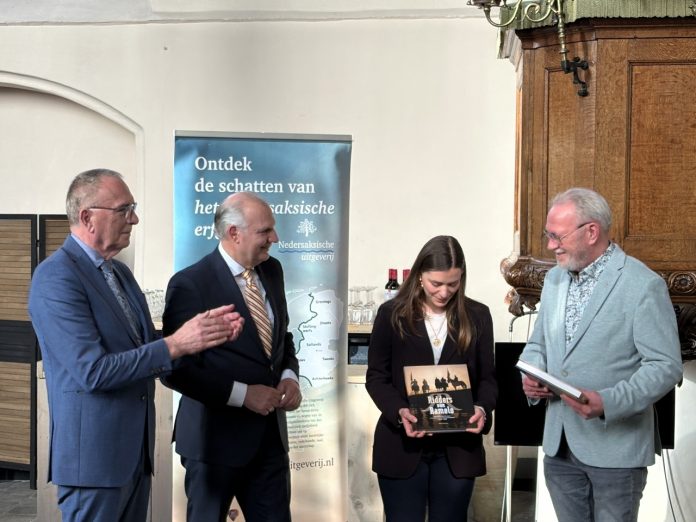 Boek ‘Ridders van Ramelo’ gepresenteerd in Plaskerk » Salland Centraal