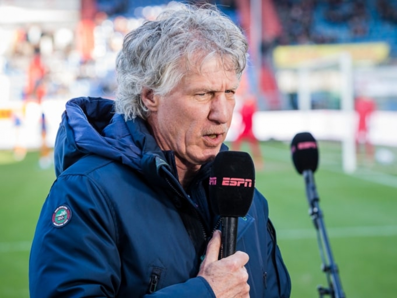 Gertjan Verbeek op bezoek bij sportclub Lemele