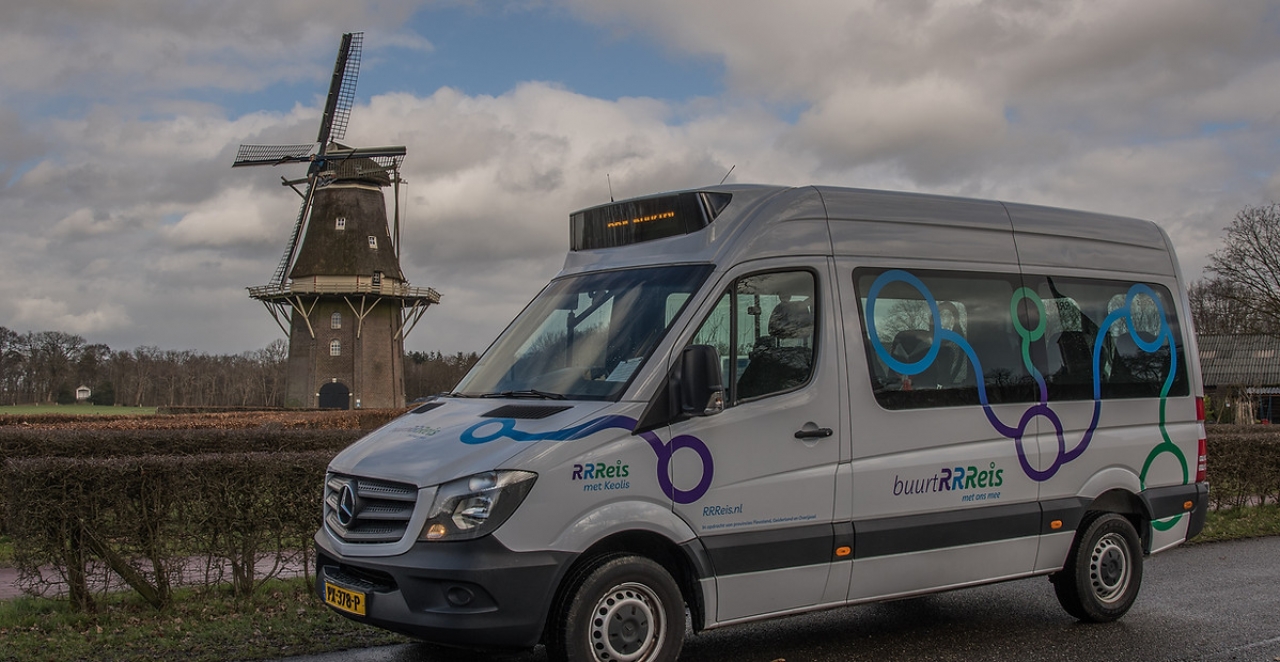 Nieuwe routes voor buurtbussen in gemeente Ommen: voortaan om het uur